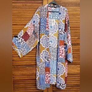 Easel plus size kimono